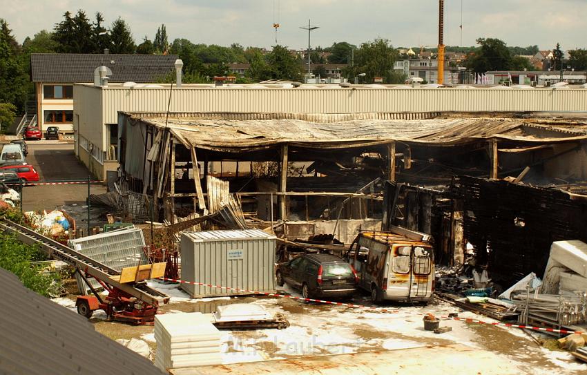 Feuer Halle Siegburg Gewerbegebiet Zange P292.JPG